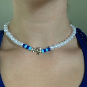 Pearly anchor choker